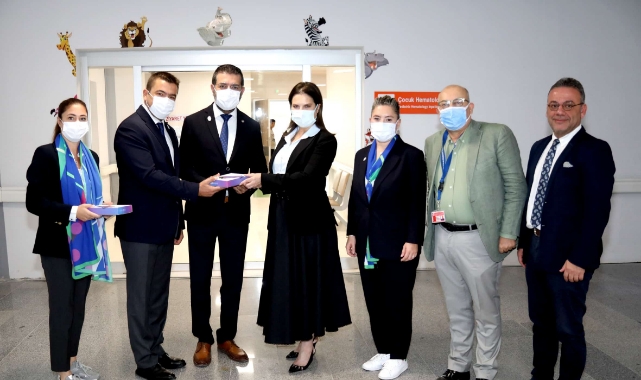 Seyhan Rotary Kulübü'nden Çocuklara Tablet Bağışı