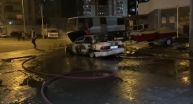 Seyir halindeki otomobil alev alev yandı