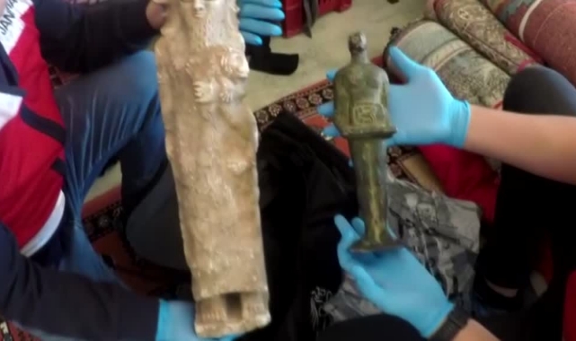 Tarihi eser kaçakçılarına suçüstü