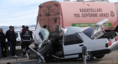 Yaşlı çift feci kazada hayatını kaybetti