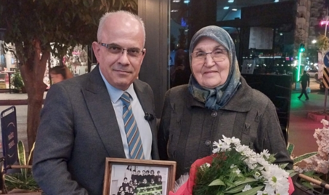 Gazeteciden öğretmenine vefa