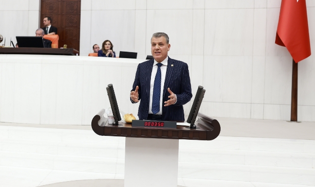 "Gözlerini rant hırsı bürümüş"