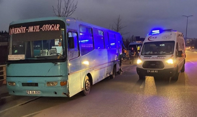 Halk otobüsü ile minibüs çarpıştı: 10 yaralı