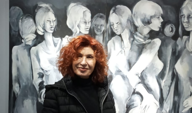 Mutlu kadınların resimleri sanatseverlerle buluştu