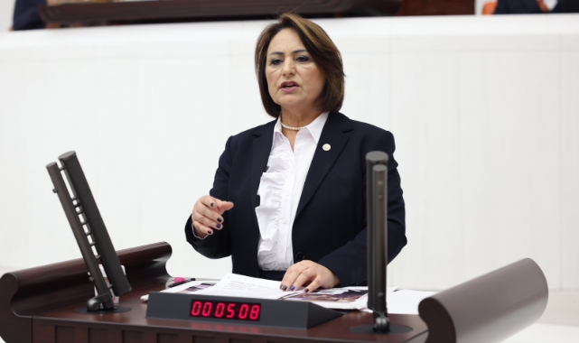 “Narenciye üreticisi ağaçlarını yakıyor”