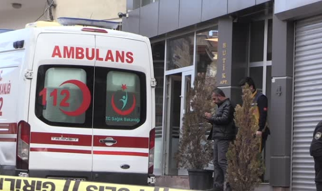 Otelde ölü bulundular