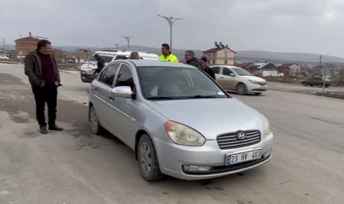 Otomobil ile kamyonet çarpıştı: 2 yaralı