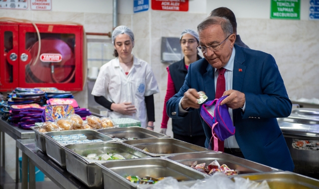 Seyhan'dan ilköğretim öğrencilerine kahvaltı