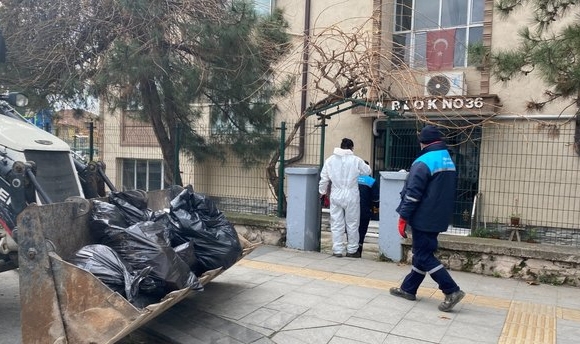 Yaşlı kadın çöp evde ölü bulundu