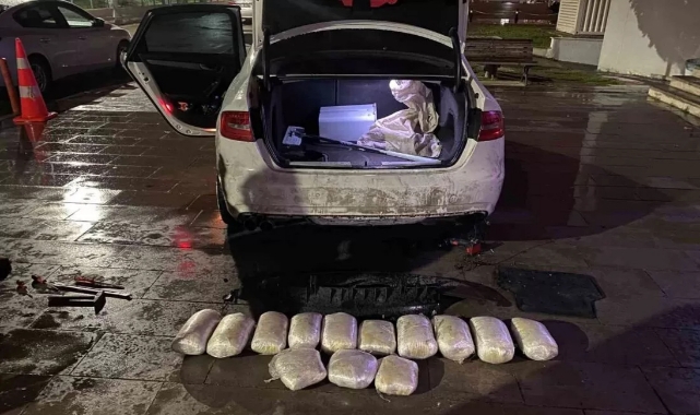 11 kilo 776 gram esrar ele geçirildi