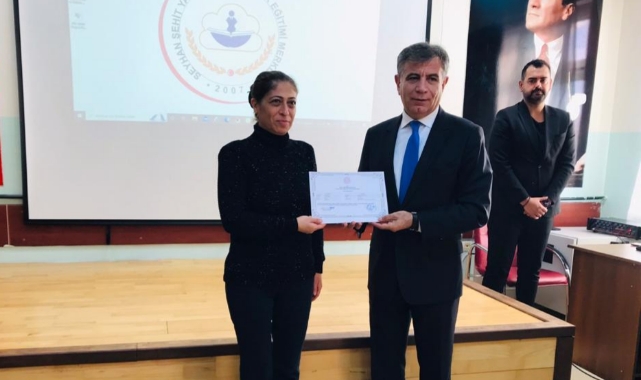 ‘Aile Okulu’nu bitiren velilere belgeleri verildi