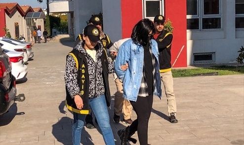Çaldıkları medikal malzemeleri ihtiyaç sahiplerine dağıtmışlar!