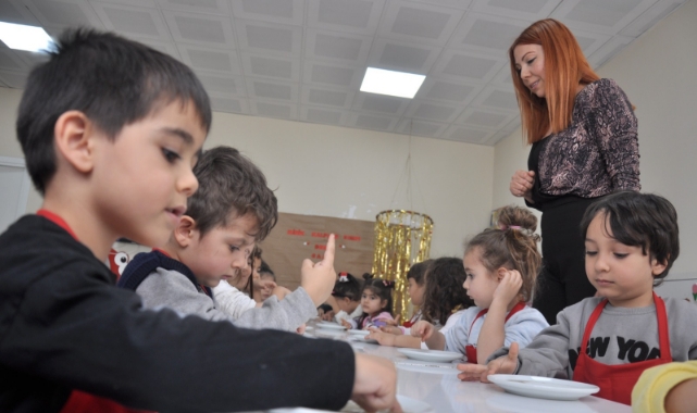 Çukurova Belediyesi Kreşlerinde Minikler ''Bilim''le Buluşturuluyor