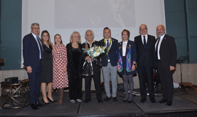 Çukurova Rotary Kulübü Meslek Hizmetleri Ödülü Tekbilek’e Verildi