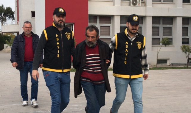 Isınmak İçin Yaktığı Ateş, Seyhan Halk Pazarı'nı Yaktı