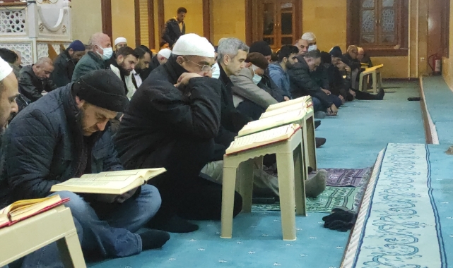 İsveç’te Kur’an-ı Kerime yapılan saygısızlığa Adana sessiz kalmadı