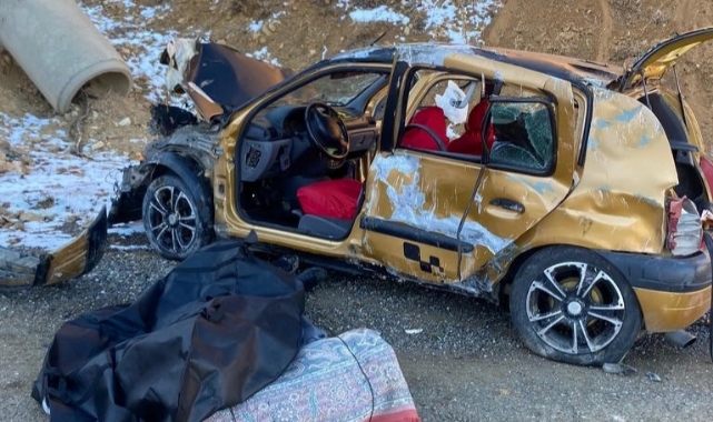Otomobil şarampole devrildi: 1 ölü, 3 ağır yaralı