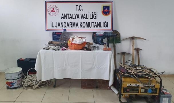 Sahte içki operasyonu: 3 gözaltı