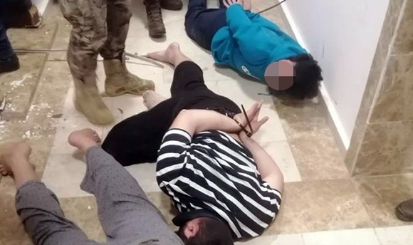 Saklandıkları Dairede Kıskıvrak Yakalandılar