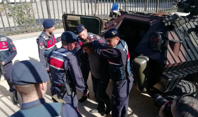 3 kişiyi öldürüp 1 kişiyi ağır yaralayan şüpheli adliyede