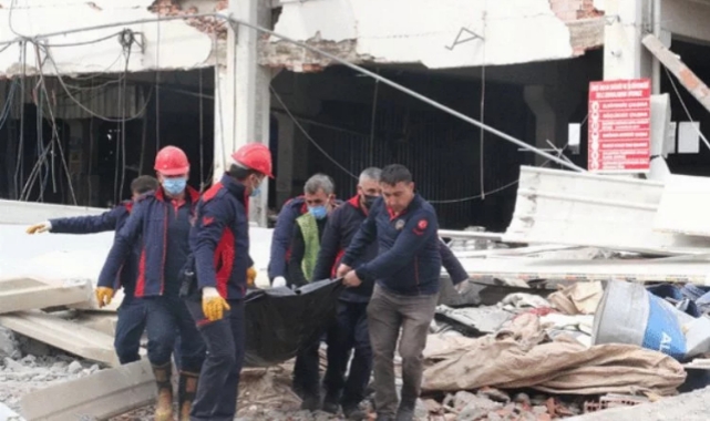 5,6'lık Deprem Sonrası Fabrika Çöktü