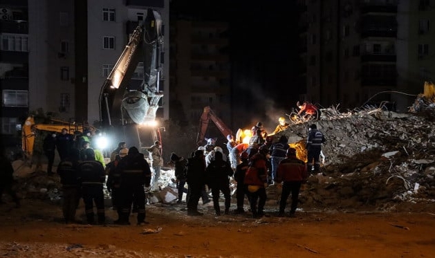 Adana'da arama kurtarma çalışmaları devam ediyor
