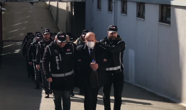 Adana'da Yıkılan 11 Binanın Sorumluları Adliyede