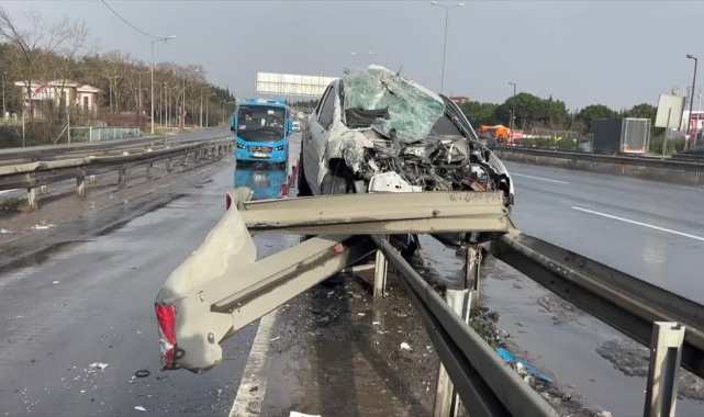 Anadolu Otoyolu'nda feci kaza: 2 yaralı