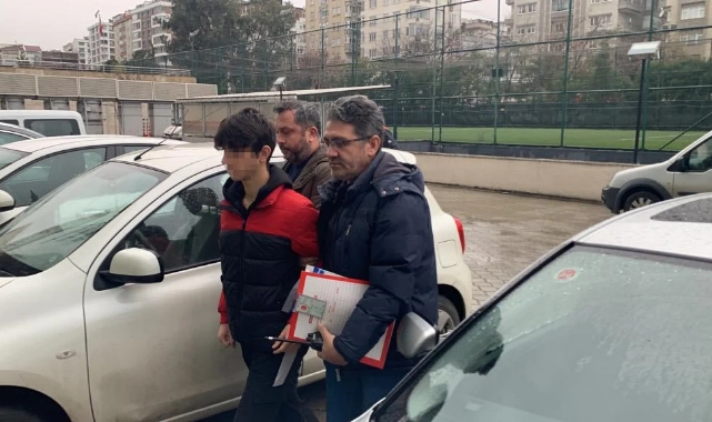 Annesini darbeden ağabeyini öldürdü