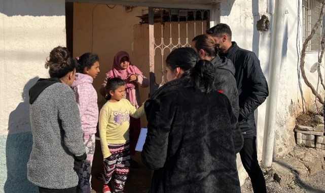 Ceyhan Belediyesi Ekipleri, Ev Ev Dolaşıp Hasar  Tespiti Yapıyor