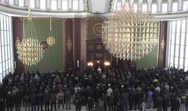 Cuma namazı esnasında 4,2 büyüklüğünde artçı sarsıntı paniği