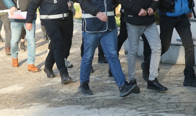 Deprem bölgesindeki yağmacı ve hırsızlık şüphelisi 42 kişi yakalandı