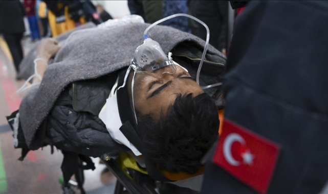Depremin 261. saatinde sağ çıkarıldılar