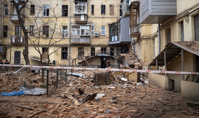 Füze apartmana isabet etti: 3 ölü, 8 yaralı
