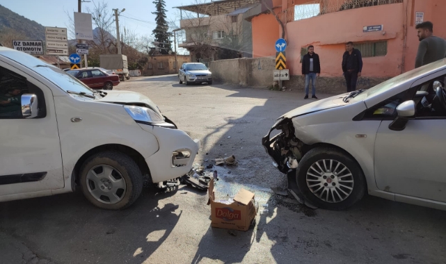İki Ayrı Trafik Kazasında: 5 Yaralı
