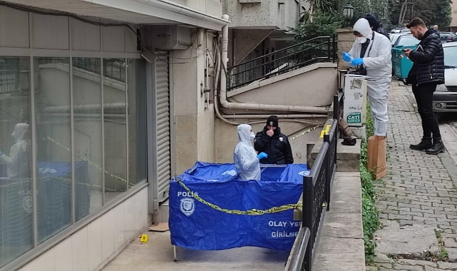 Yenidoğan bebeğini 4'ncü kattan aşağı attı!