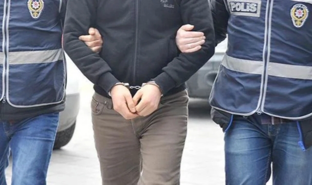 Yıkılan 6 binanın müteahhidi Mersin'de yakalandı