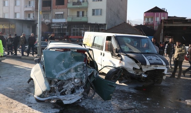 Zincirleme trafik kazası: 4 yaralı