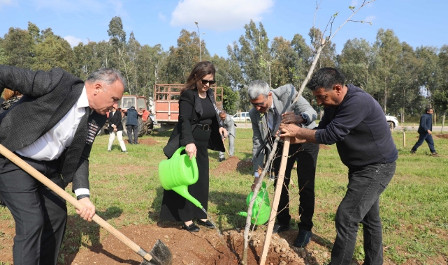 Depremde Hayatını Kaybeden 42 Can 42 Fidan Dikilerek Anıldı
