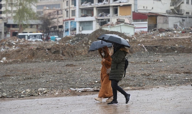 Depremin Merkez Üssünde Sağanak Yağış