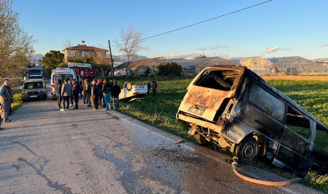 Otomobil İle Minibüsün Çarpıştığı Kazada 2 Kişi Yaralı
