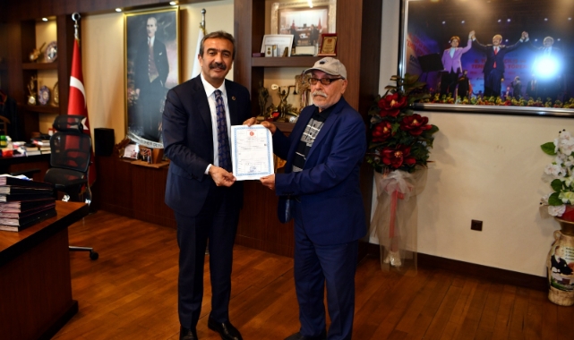 Herkes Arsa Ararken O Arsasını Bağışladı