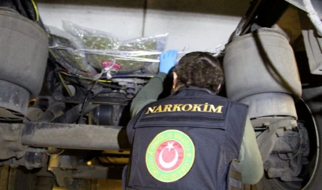 Kapıkule Gümrük Kapısı'nda 13 Kilo Esrar Ele Geçirildi