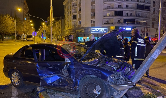 Kavşakta Feci Kaza: 5 Yaralı