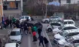 Komşular Arasında Sopalı Kavga