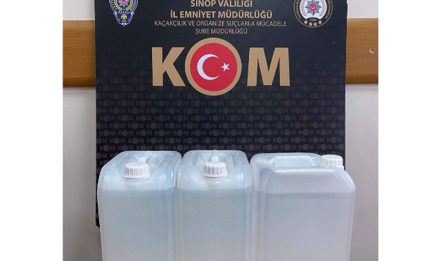 Motosiklet Sepetinde Kaçak Alkol Çıktı