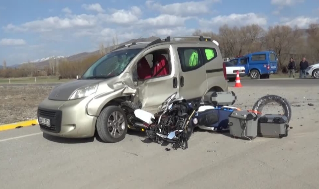 Motosiklet sürücüsü feci şekilde can verdi