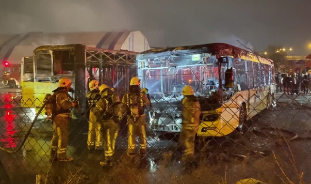 Otobüsler Alev Alev Yandı