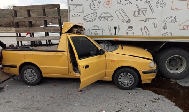 Pikap, Kamyonete Çarptı