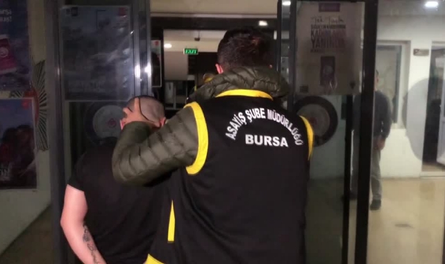 2 arkadaşını öldürdü!